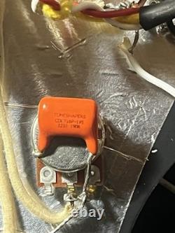 Guitare électrique de style Gilmore - pickguard personnalisé / micros Alnico 5 / Fender / Wilkinson
