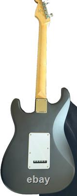 Guitare électrique débutante Fender Squier Debut Series Stratocaster en noir