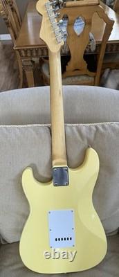 Guitare imitation Fender Stratocaster sur mesure