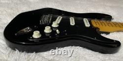 Guitare réplique de la Stratocaster noire de David Gilmour sur mesure