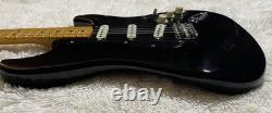 Guitare réplique de la Stratocaster noire de David Gilmour sur mesure