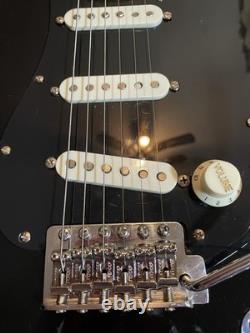 Guitare réplique de la Stratocaster noire de David Gilmour sur mesure