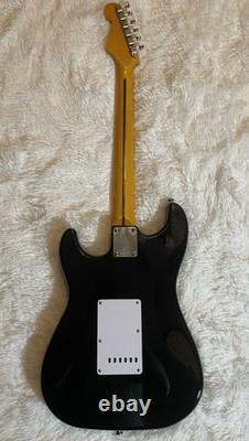 Guitare réplique de la Stratocaster noire de David Gilmour sur mesure