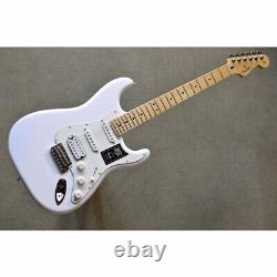 Guitariste de guitare électrique Fender Stratocaster HSS, touche en érable, blanc polaire