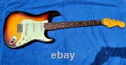 Magasin Personnalisé Fender 2020 1963 Stratocaster Journeyman Relic Sunburst