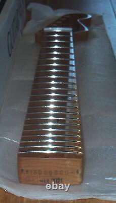 Manche Stratocaster Fender en érable torréfié 21 cases / frettes hautes de 9,5 rayons C tout neuf.