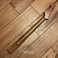 Manche Stratocaster en érable ondé torréfié finition satinée, compatible avec un corps Warmoth/Fender 0SMF