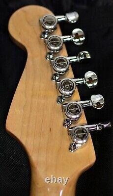 Manche de style Stratocaster en érable flammé avec de nouveaux accordeurs à verrouillage Gotoh