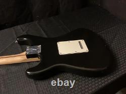 Mint! Joueur Fender Stratocaster Gloss Noir Concessionnaire Autorisé! Enregistrement
