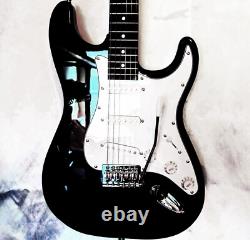 NEUF EN BOÎTE ? Guitare électrique S Style non marquée + étui/sac + sangle + câble