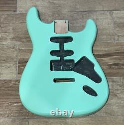 NOUVEAU Corps de Strat pour guitare Fender Strat Alder Surf Green Matte Stratocaster HSS