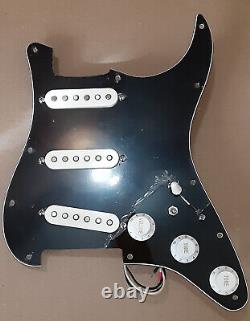 Nouveau Build 2021 Fender Player Stratocaster Pickups Tuxedo Pickguard 7-way Gilmour