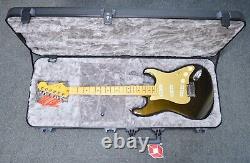 Nouveau Fender American Ultra Stratocaster Maple Fingerboard Texas Tea Withcase