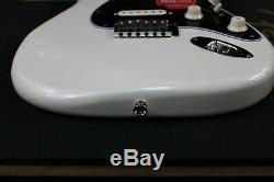 Nouveau Fender Squier Stratocaster Contemporain White Pearl Corps Chargé