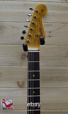 Nouvelle Boutique Personnalisée Fender Postmoderne Stratocaster Journeyman Relic 3 Tone Sunburst