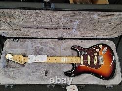 Nouvelle Fender American Professional II Stratocaster MN 2023 3TS, boîte ouverte.