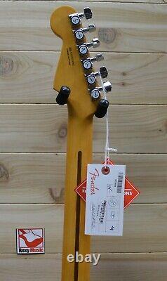 Nouvelle Fender American Ultra Stratocaster avec touche en érable, couleur Cobra Blue, avec étui.