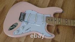 Partscaster Stratocaster SSS 2026 Flamant rose