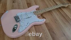 Partscaster Stratocaster SSS 2026 Flamant rose
