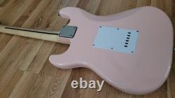 Partscaster Stratocaster SSS 2026 Flamant rose