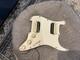 Pickguard Stratocaster Fender Mod Shop Pr&eacute;-c&acirc;bl&eacute; Configuration Hh Avec Shawbucker