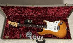 RARE 2012 Fender Select Stratocaster État Neuf en Showroom Avec Étui Original & Accessoires