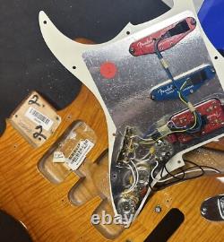 RARE 2012 Fender Select Stratocaster État Neuf en Showroom Avec Étui Original & Accessoires