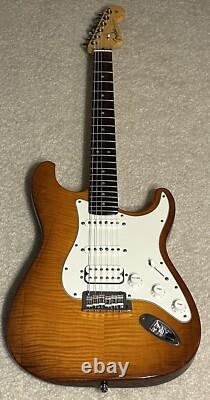 RARE 2012 Fender Select Stratocaster État Neuf en Showroom Avec Étui Original & Accessoires