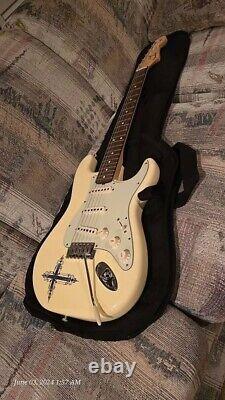 RARE Fender Kenny Wayne Shepherd Cross Stratocaster 2013 EXCELLENT avec étui gig