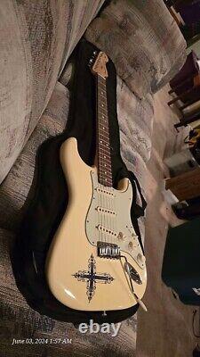 RARE Fender Kenny Wayne Shepherd Cross Stratocaster 2013 EXCELLENT avec étui gig