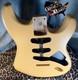 Remplacement Strat Am&eacute;ricain En Aulne Avec Blindage, 4,2 Lb, Fini Satin Nitro Couleur Sable Dessert