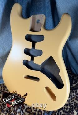 Remplacement Strat américain en aulne avec blindage, 4,2 lb, fini satin nitro couleur sable dessert