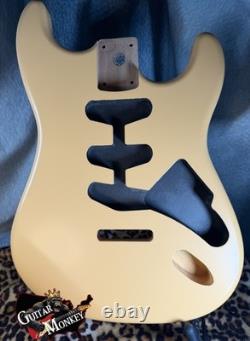 Remplacement Strat américain en aulne avec blindage, 4,2 lb, fini satin nitro couleur sable dessert