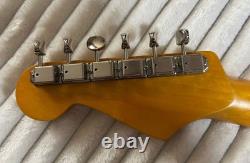 Réplique personnalisée de la Black Stratocaster de David Gilmour avec étui rigide