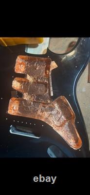Réplique personnalisée de la Black Stratocaster de David Gilmour avec étui rigide