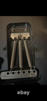 Réplique personnalisée de la Black Stratocaster de David Gilmour avec étui rigide
