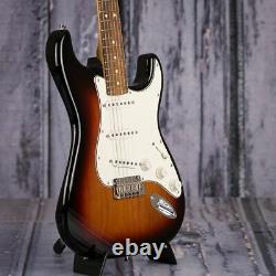 Série Fender Player Stratocaster, Pau Ferro, 3 Couleurs Sunburst