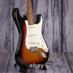 Série Player Stratocaster de Fender, Pau Ferro, 3-Color Sunburst