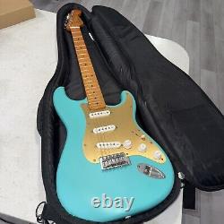 Squier 40e Anniversaire Édition Vintage Stratocaster Satin Mer, Avec Sac