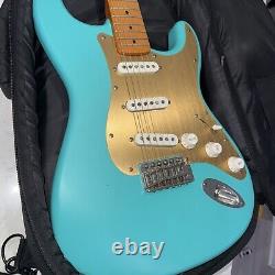 Squier 40e Anniversaire Édition Vintage Stratocaster Satin Mer, Avec Sac