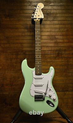 Squier Affinity Series Stratocaster Guitare Électrique 6 Cordes Surf Green