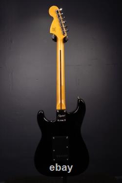 Squier Classic Vibe '70s Stratocaster HSS Noir avec touche en érable