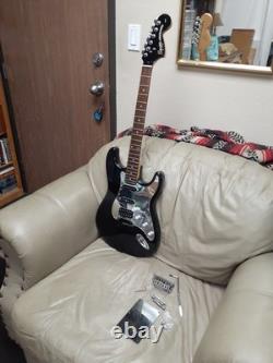 Squier Fender Stratocaster Standard Édition spéciale Noir chrome miroir HSS À LIRE