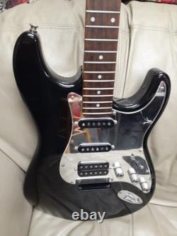 Squier Fender Stratocaster Standard édition spéciale noire et chrome miroir HSS À LIRE