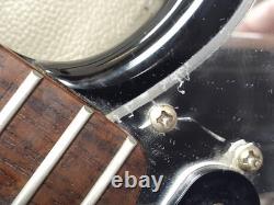 Squier Fender Stratocaster Standard édition spéciale noire et chrome miroir HSS À LIRE