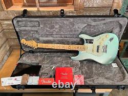Stratocaster HSS American Professional II de Fender 2023 en Mystic Surf Green avec étui