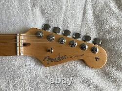 Stratocaster américaine Fender avec corps nébuleux chameleon par Baines Guitars